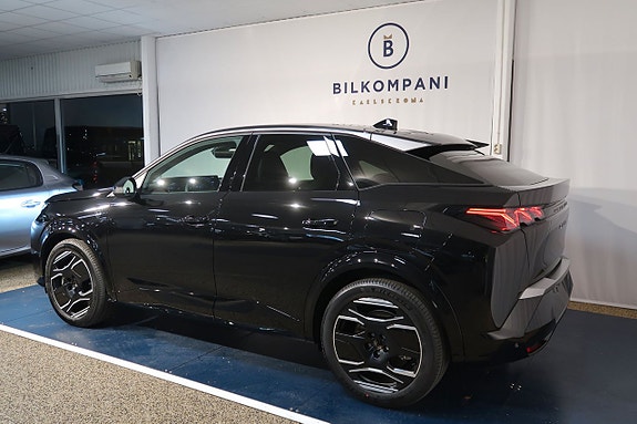 Peugeot e-3008 4 of 5