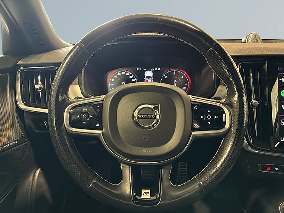 Volvo S90 15 of 22