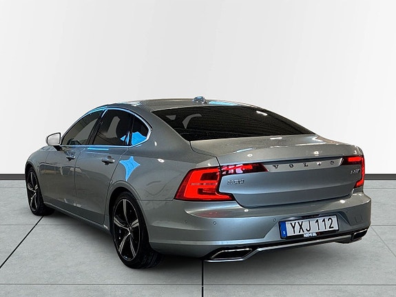 Volvo S90 4 of 5