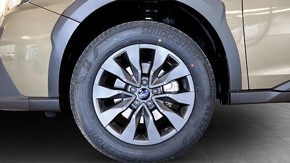 Subaru Outback 9 of 12