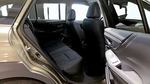 Subaru Outback 5 of 12