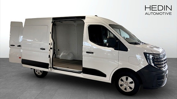 Nissan Interstar 12 of 12