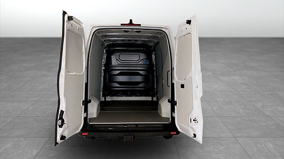 Nissan Interstar 10 of 12