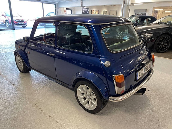 MINI Cooper 3 of 5