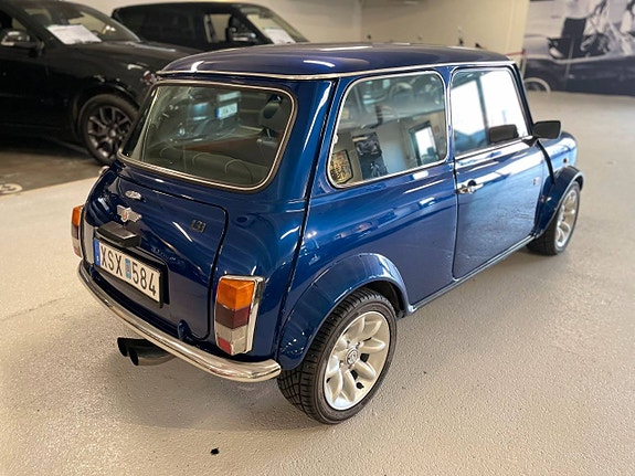 MINI Cooper 4 of 5