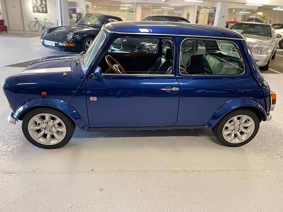 MINI Cooper 5 of 5