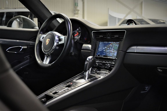 Porsche 911 Carrera S 14 of 20