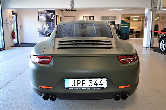Porsche 911 Carrera S 5 of 5