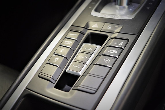 Porsche 911 Carrera S 15 of 20