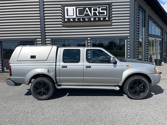 Nissan King Cab 2 of 9