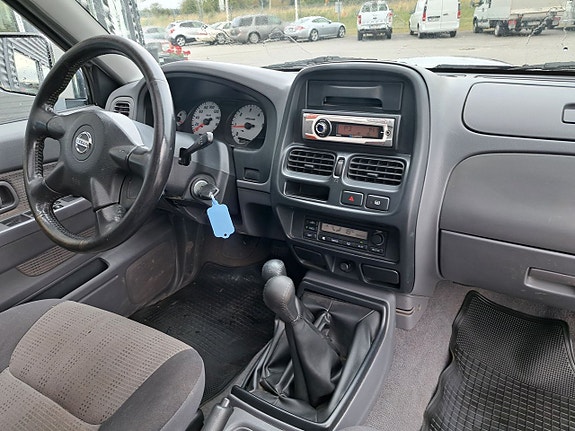 Nissan King Cab 4 of 5