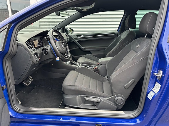 Volkswagen Golf VII 10 of 25