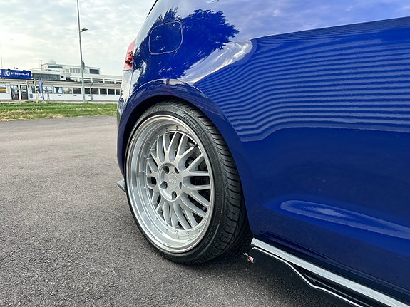 Volkswagen Golf VII 23 of 25