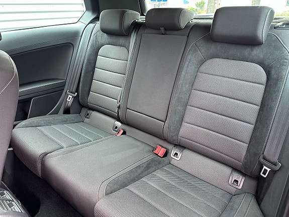 Volkswagen Golf VII 17 of 25