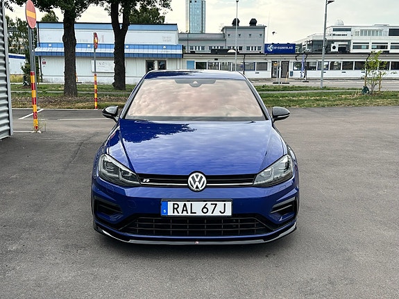 Volkswagen Golf VII 8 of 25