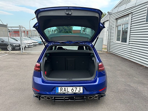 Volkswagen Golf VII 24 of 25
