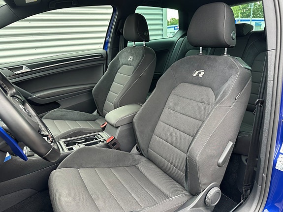 Volkswagen Golf VII 12 of 25