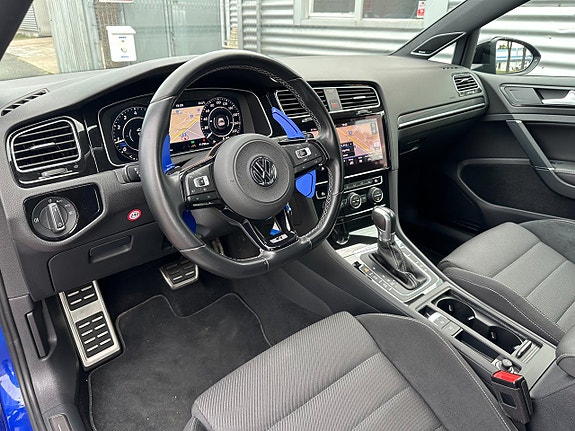 Volkswagen Golf VII 11 of 25