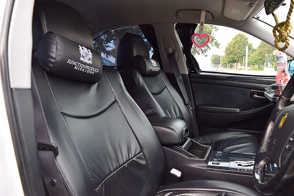 Toyota Crown 12 of 16