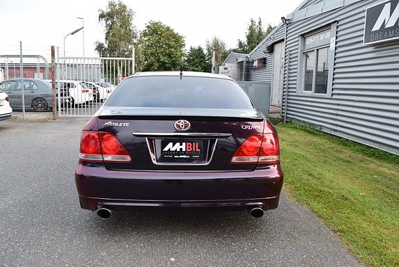 Toyota Crown 5 of 16