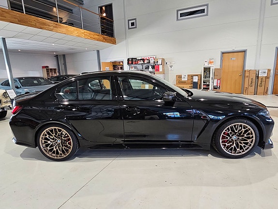 BMW M3 3 of 5