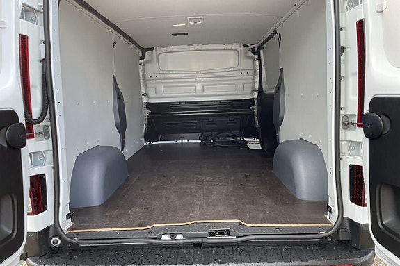 Renault Trafic 10 of 10