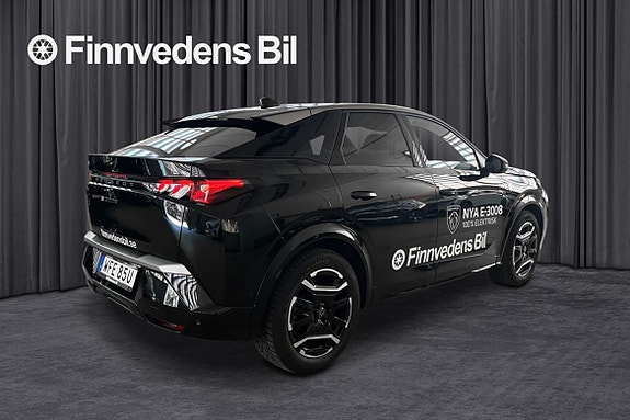 Peugeot e-3008 6 of 30