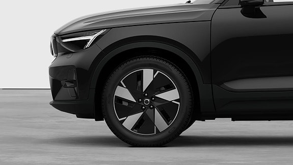 Volvo EX40 8 of 16