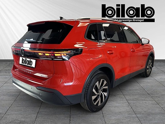 Volkswagen Tiguan 4 of 10