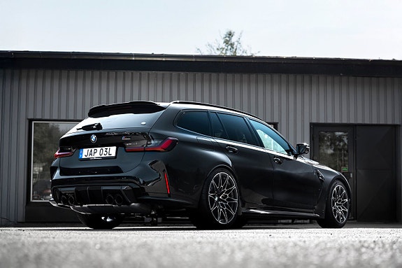 BMW M3 2 of 5