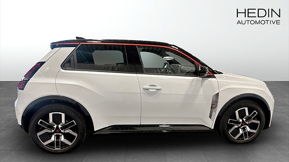 Renault 5 E-Tech 6 of 23