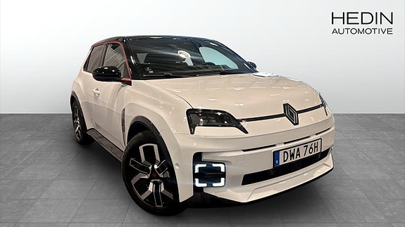 Renault 5 E-Tech 7 of 23