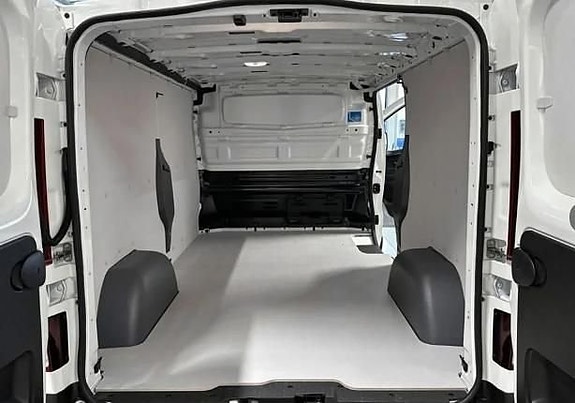 Renault Trafic 8 of 11