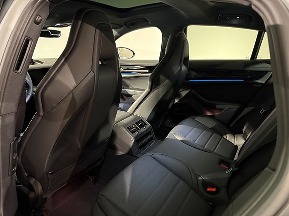 Porsche Panamera 4 15 of 15