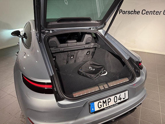 Porsche Panamera 4 7 of 15