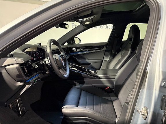 Porsche Panamera 4 8 of 15