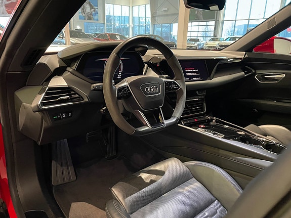 Audi e-tron GT 8 of 15