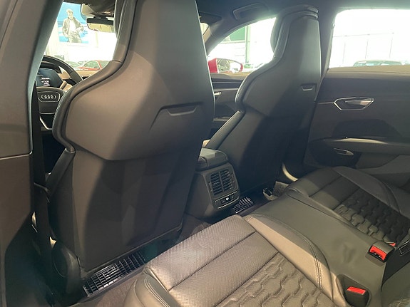 Audi e-tron GT 15 of 15
