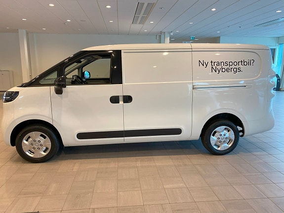 Maxus e-Deliver 5 2 of 14