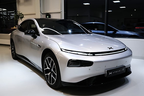 XPeng P7
