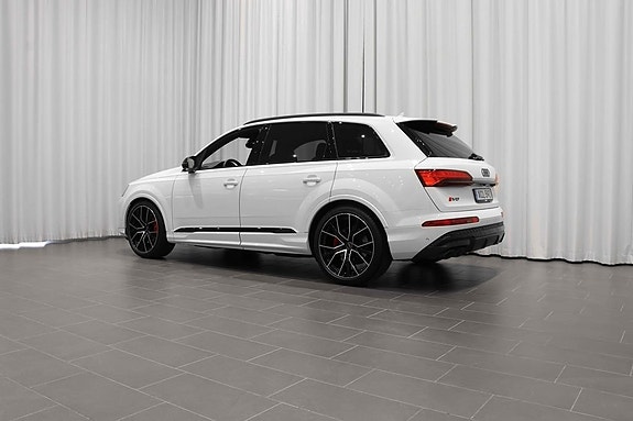 Audi SQ7 3 of 5