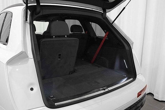 Audi SQ7 5 of 5