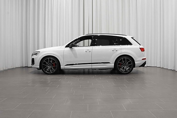Audi SQ7 2 of 5