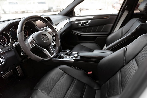 Mercedes-Benz E63 9 of 27