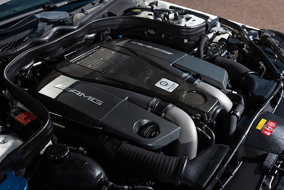Mercedes-Benz E63 25 of 27