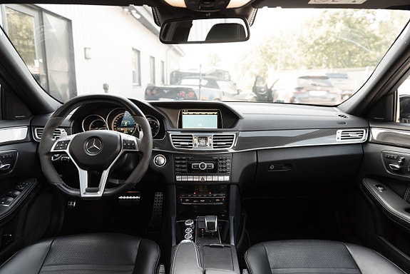Mercedes-Benz E63 20 of 27