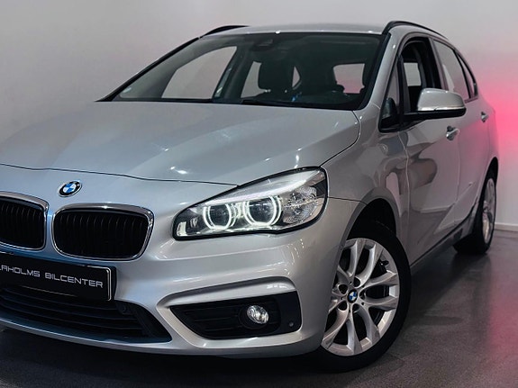 BMW 218 3 of 5