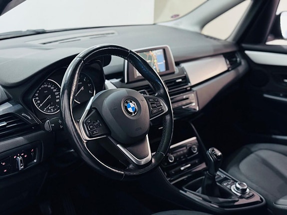 BMW 218 10 of 21