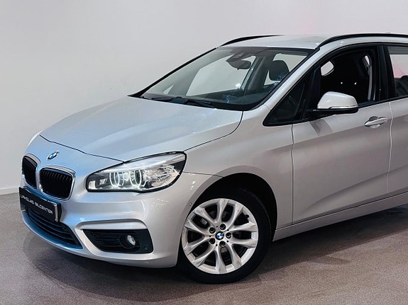 BMW 218 2 of 5