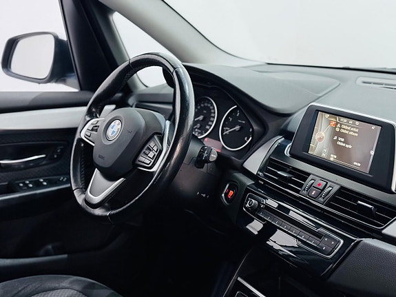 BMW 218 7 of 21